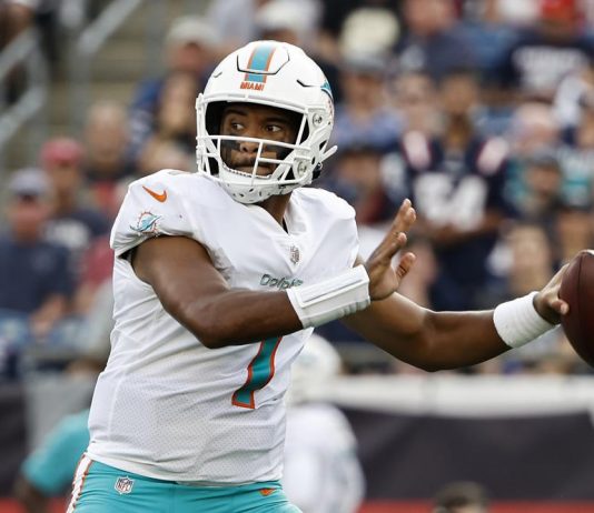 Unbeaten in 4 starts vs. Patriots, Dolphins' Tagovailoa brings