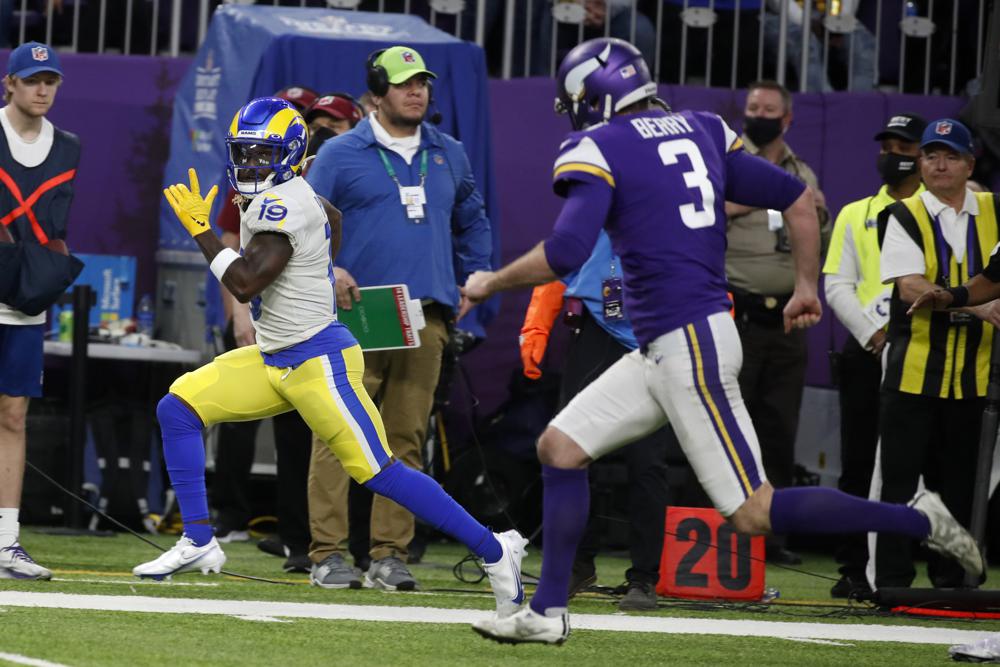 Thanksgiving and Football, an American Tradition