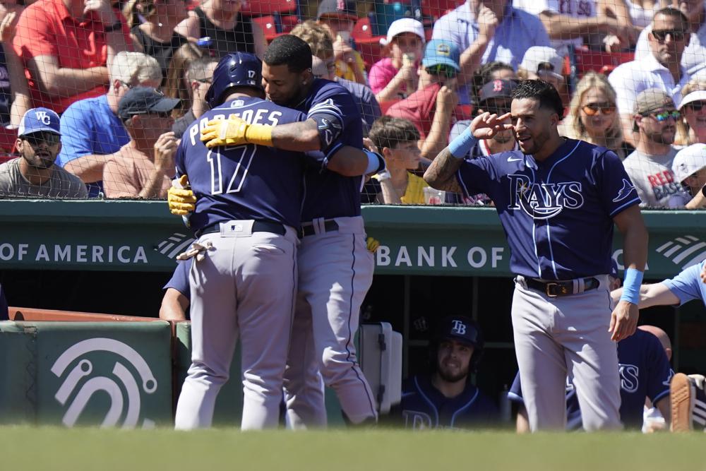 Lowe's 4 RBIs lead Rays over Yankees 7-4 as 5 batters hit and New