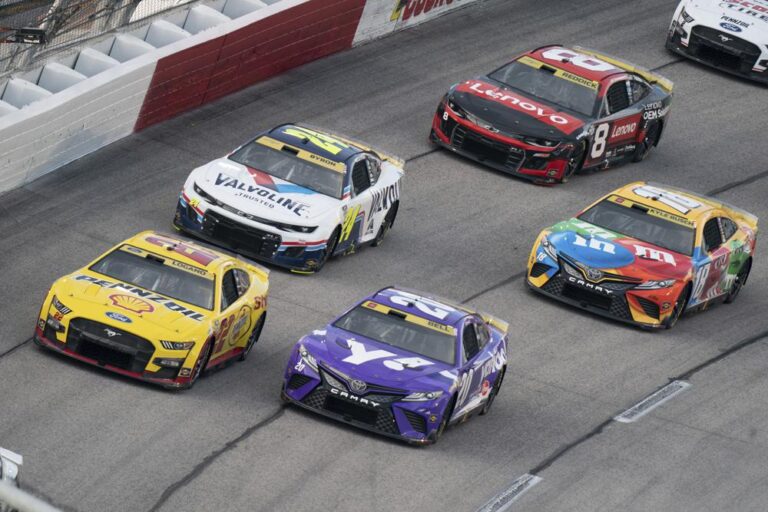 Kyle Larson wins at Bristol as 2 former NASCAR champions eliminated from playoffs