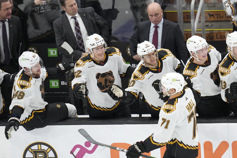 Bruins Defeat Lightning, Extend Home Streak
