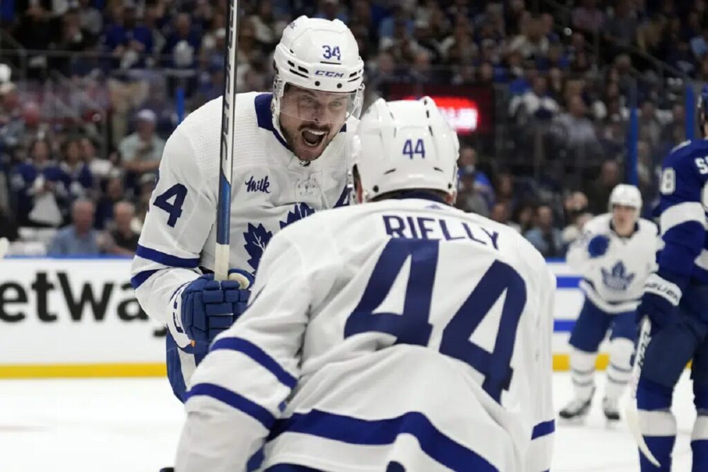 Riely Scores As Leafs Defeat Lightning In OT Of Game Three