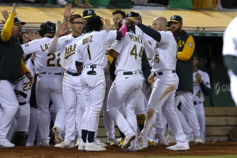 Athletics Win 7th Straight Defeat Rays 2-1