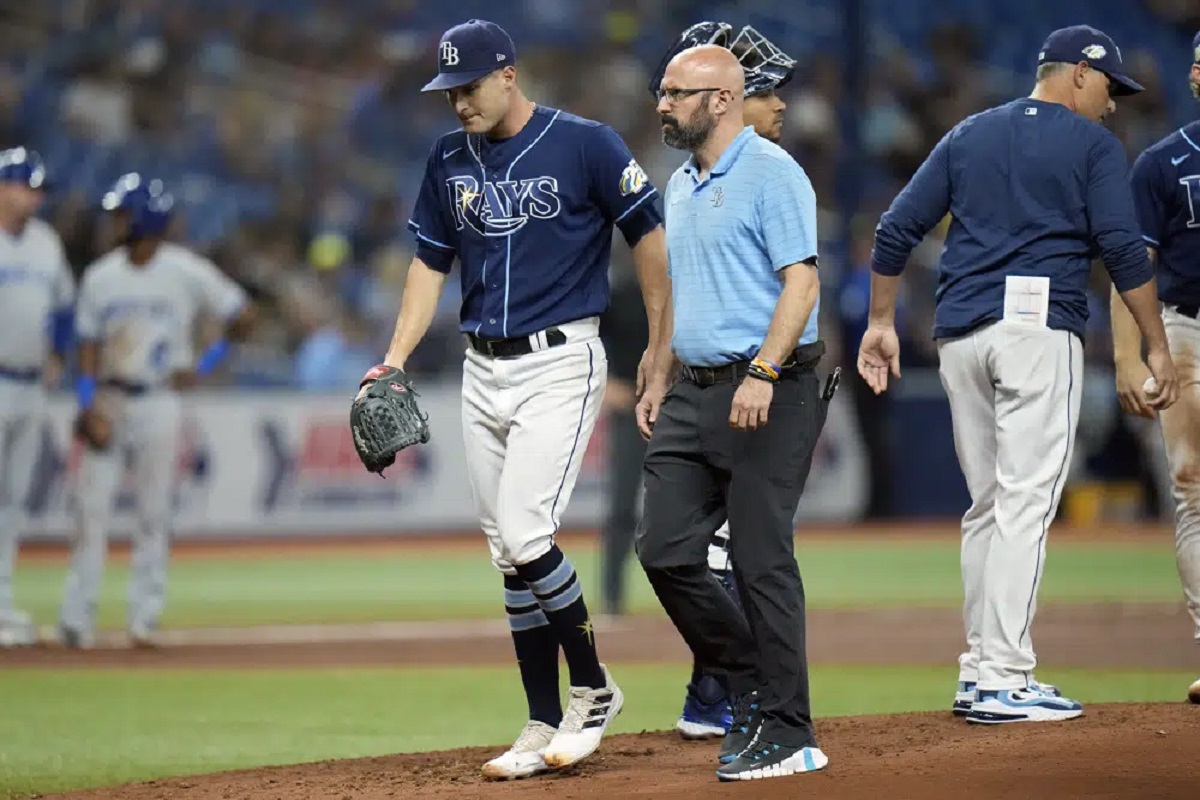McClanahan exits with back stiffness in Rays loss to Royals