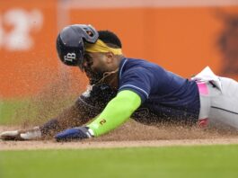 Yandy Diaz Head First Slide Into Third As Rays Beat Tigers 10-6