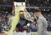 Diaz hits walk-off homer as Rays defeat Mariners