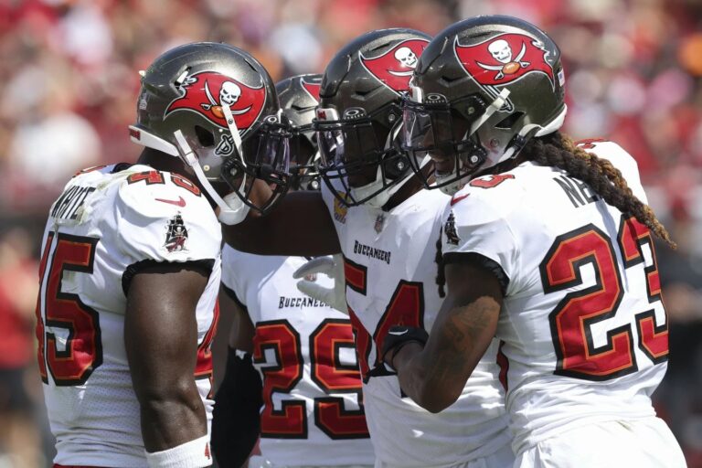 Buccaneers lose NFC South lead after sloppy loss to Falcons