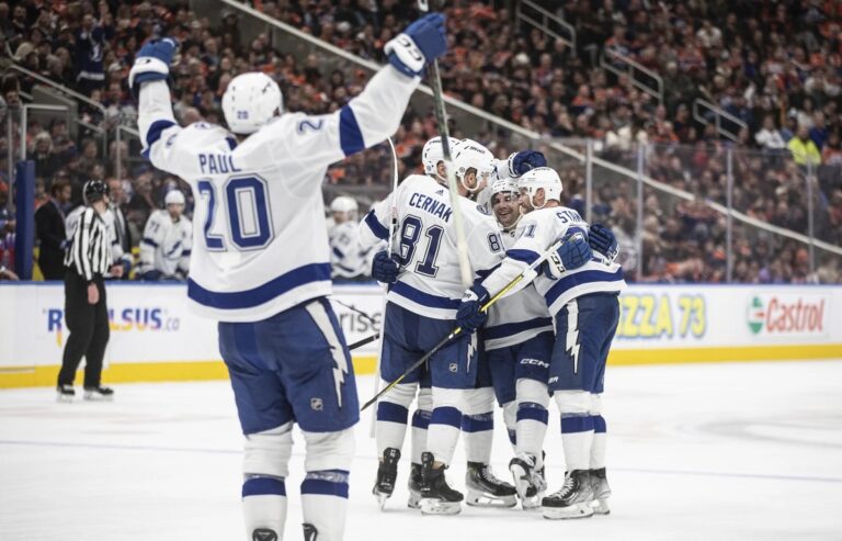 Stamkos Scores Four In Lightning Win