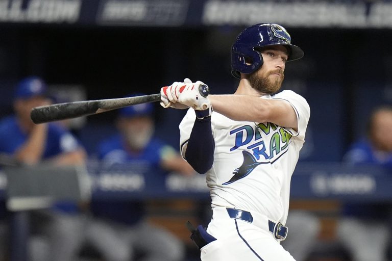 Brandon Lowe hits a 3-run triple as the Rays stop the Royals’ 8-game win streak with a 4-1 victory