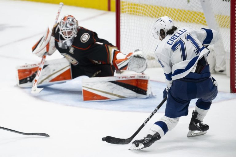 Cirelli Scores As Bolts Defeat Ducks