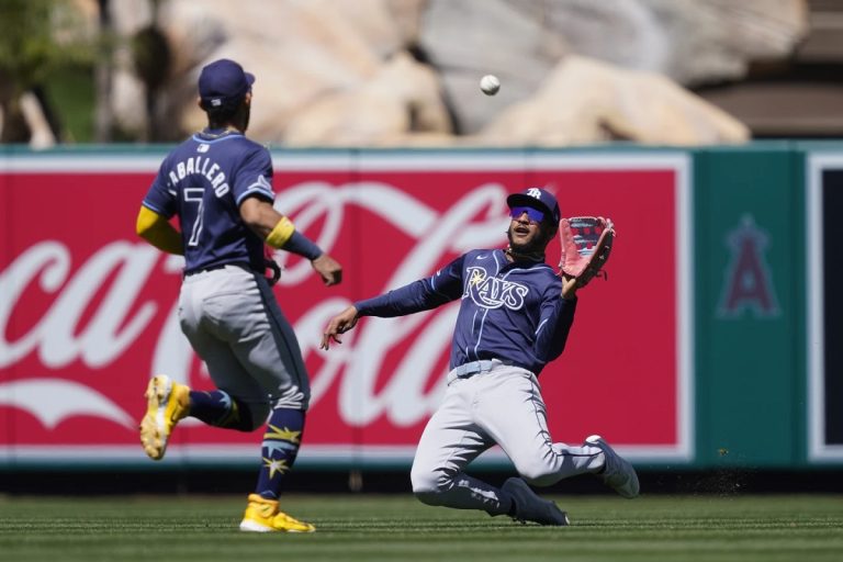 jose sire makes fantastic catch in rays win