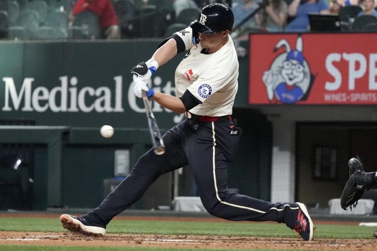 Seager Hits Double In Rangers 3-0 Win Over Rays