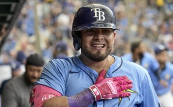 Aranda Homers In Third Straight Game Rays Sweep Jays