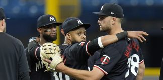 Twins Celebrate Split With Rays