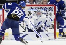 Nylander Leads Maple Leafs Past Lightning