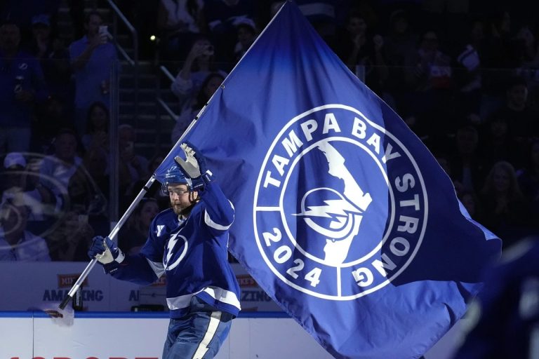 Kucherov gets 4th goal of the season, Lightning beat Canucks 4-1 in Milton-delayed home opener