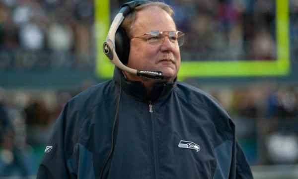 How is Mike Holmgren not in the Hall of Fame?