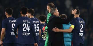 PSG players and Luis Enrique